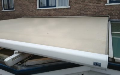 Reparatie zonnescherm serre